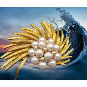 VINTAGE BSK PEARL BROOCH 3 1/4" Wide Pinky Pearl Color Exquisite & Showy!